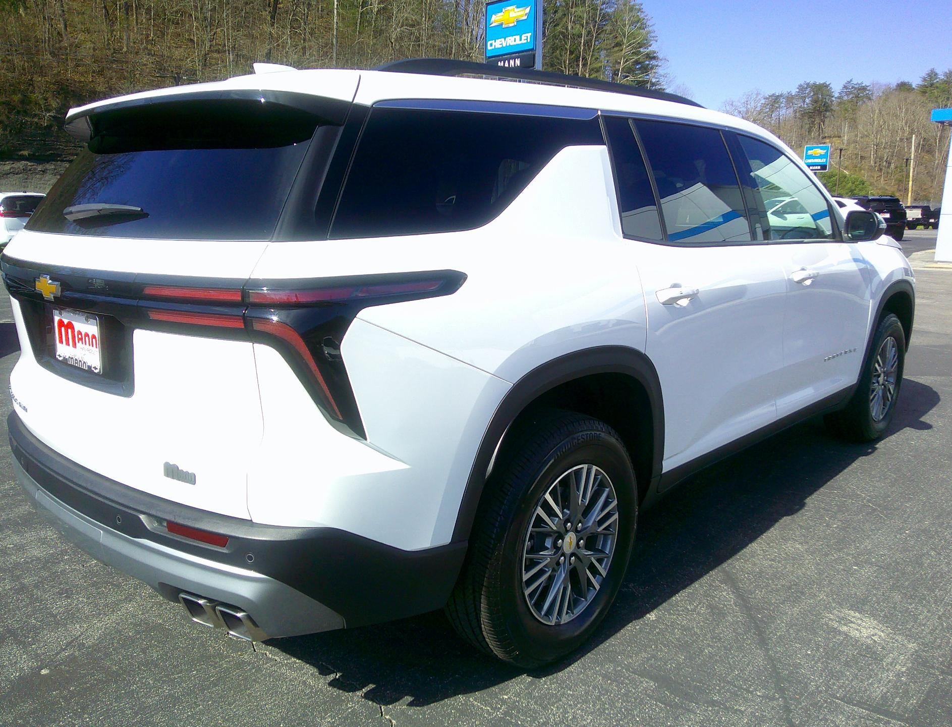 2025 Chevrolet Traverse LT