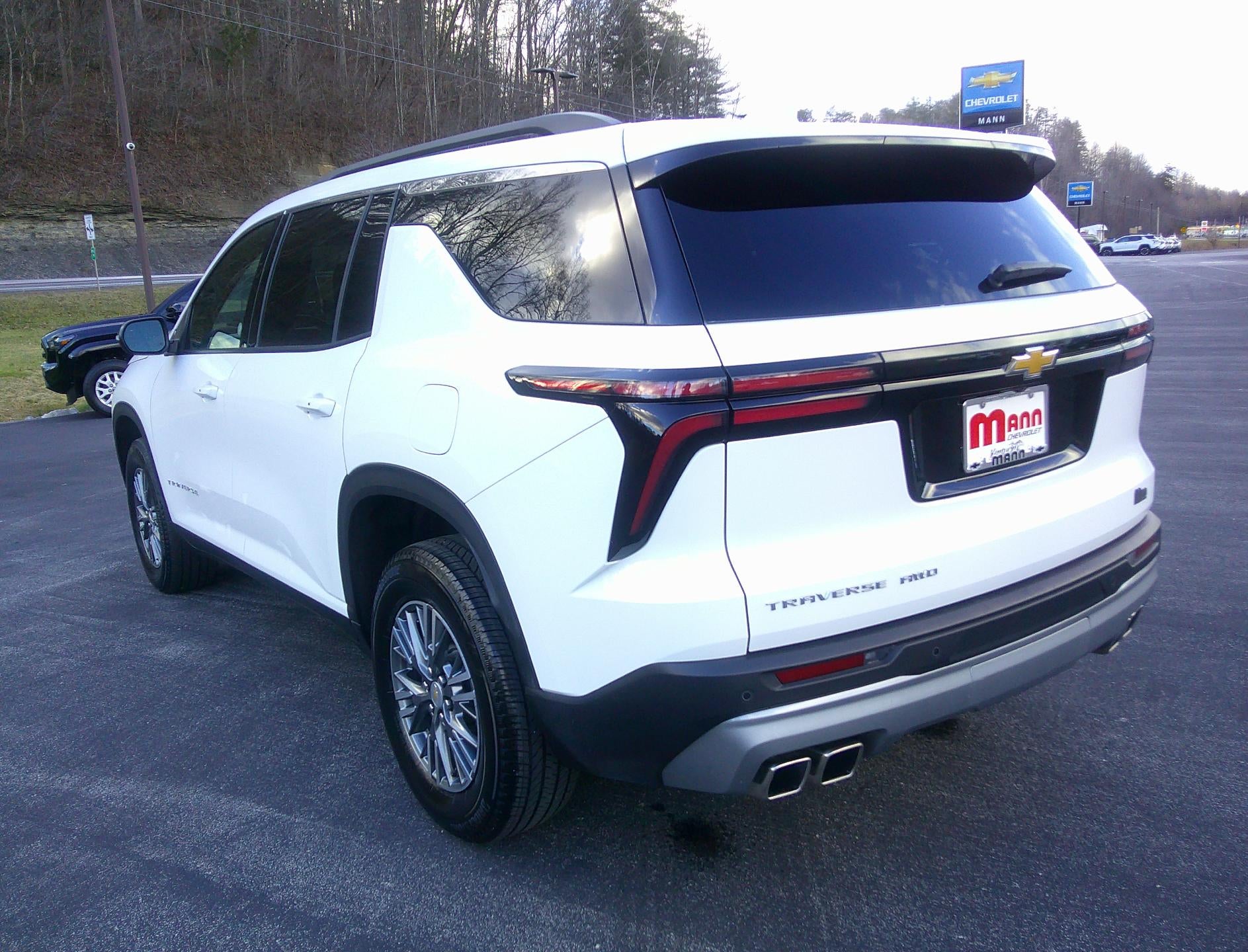 2025 Chevrolet Traverse LT