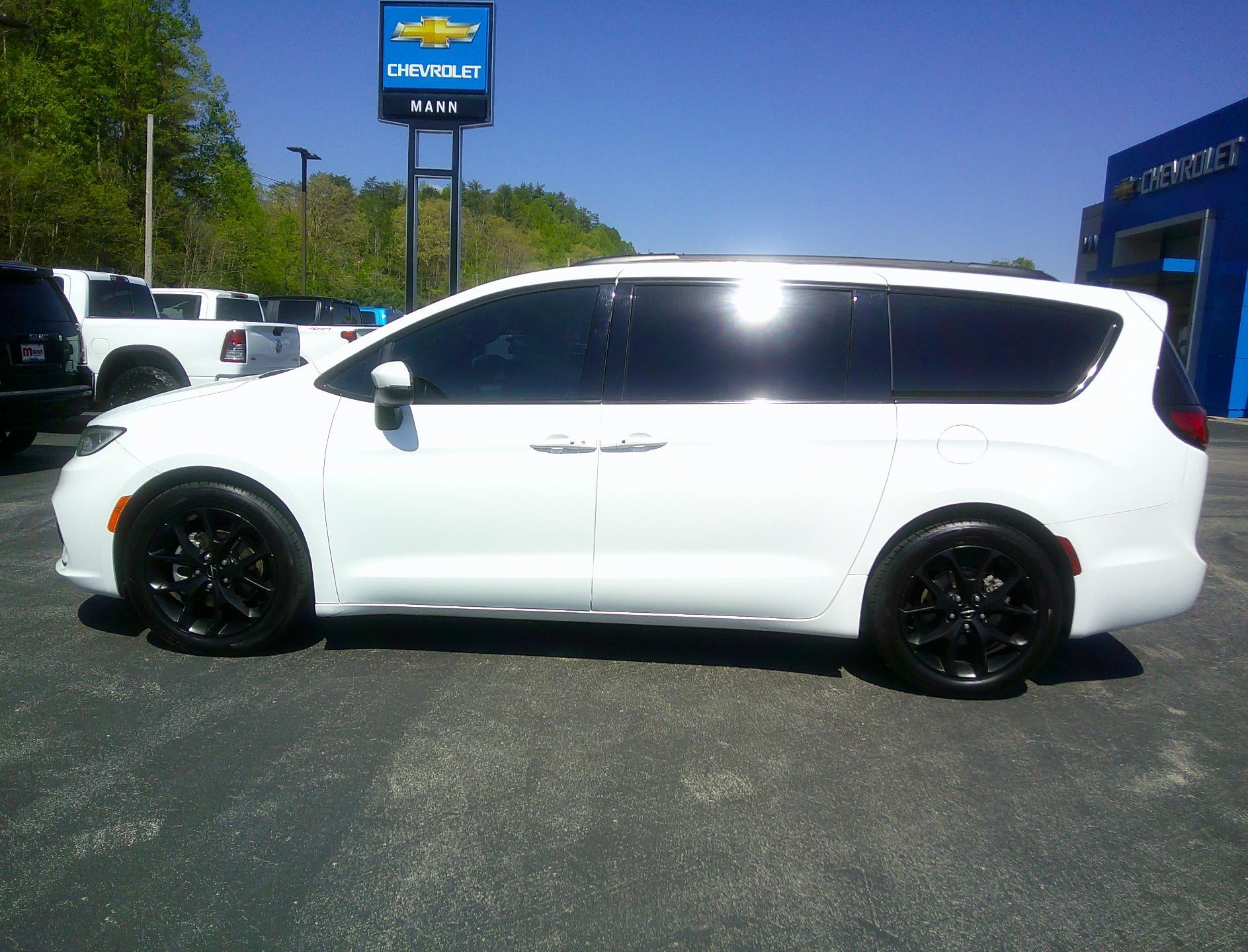 2023 Chrysler Pacifica Touring L