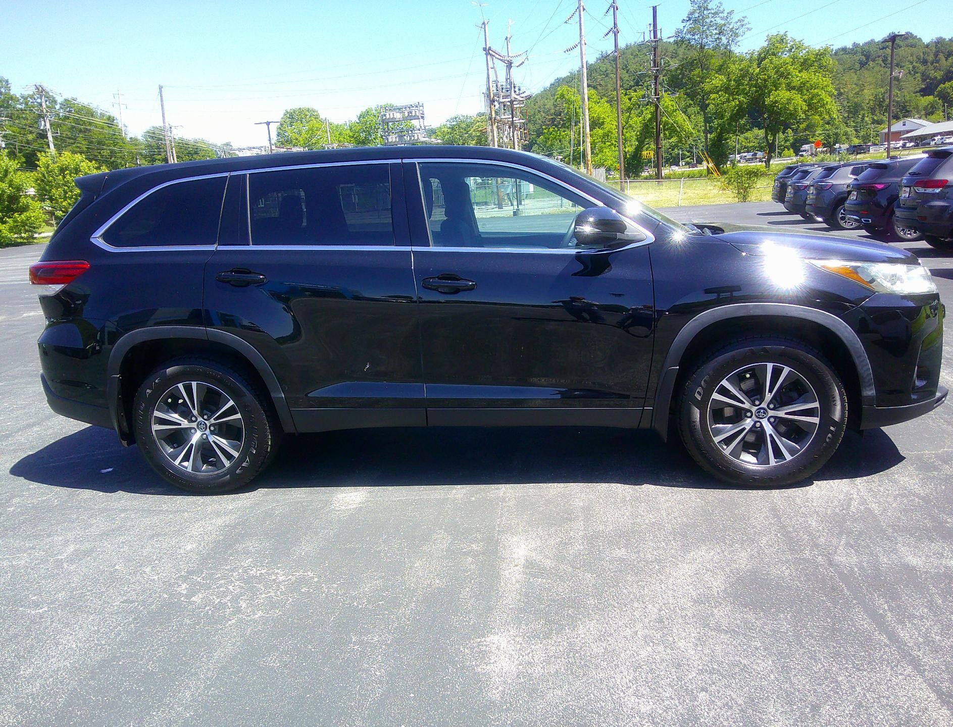 2019 Toyota Highlander LE